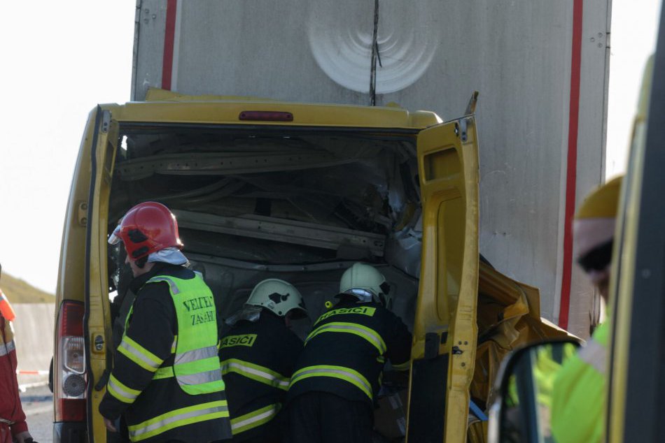 FOTOGALÉRIA z miesta: Zábery z nešťastia na rýchlostnej ceste R1