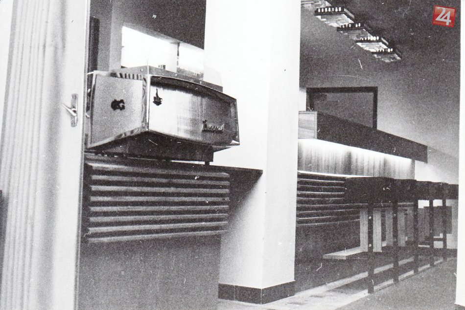 Členské 25 Kčs a denne vypitých 200 fliaš kofoly