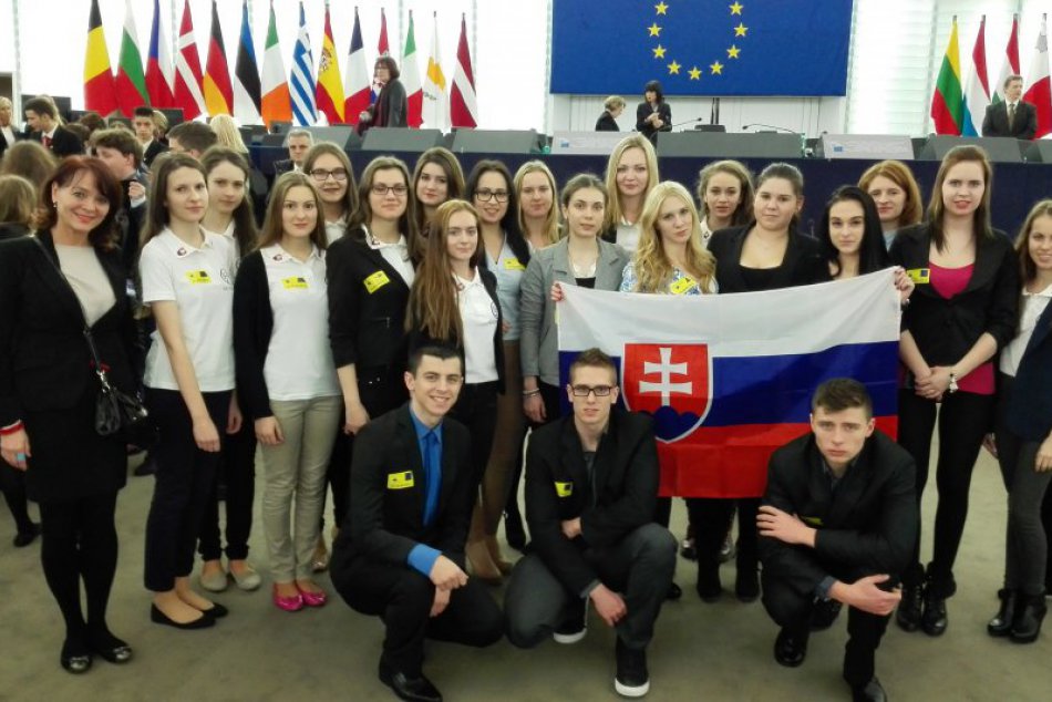 Pozrite si fotky z cesty do ŠTrasburgu, ktorý vyhrala Obchodná akadémia v Hlohov