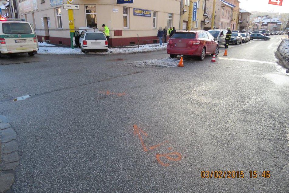 V Žiline sa stala búračka na kruhovom objazde, zábery z miesta nehody!