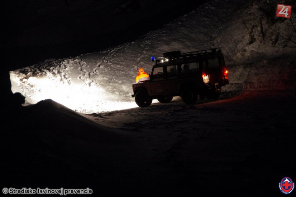 Horský priechod Čertovica zavalila lavína