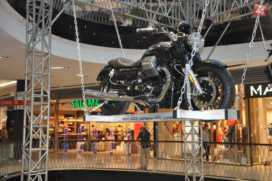 Výstava motoriek v OC CENTRAL