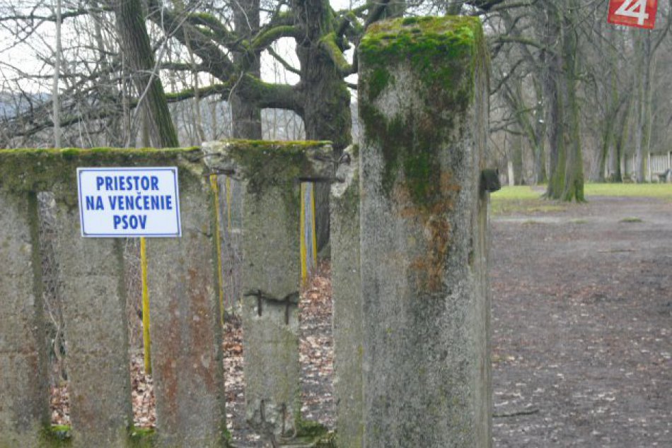 Priestor na venčenie psov v Mestskom parku Lučenec