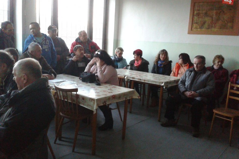 Brezňania sa sťažujú na smrad