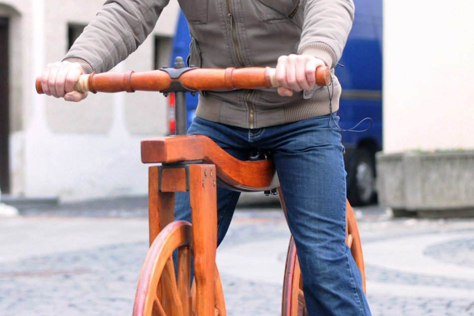 Výstava historických bicyklov na radnici 2013