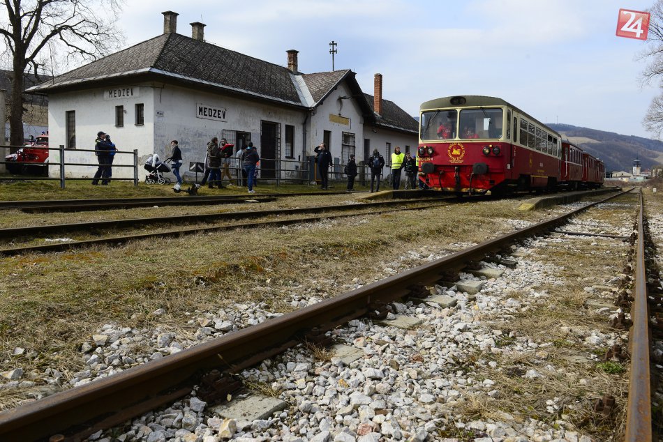 Prvá tohtoročná jazda nostalgického vozňa