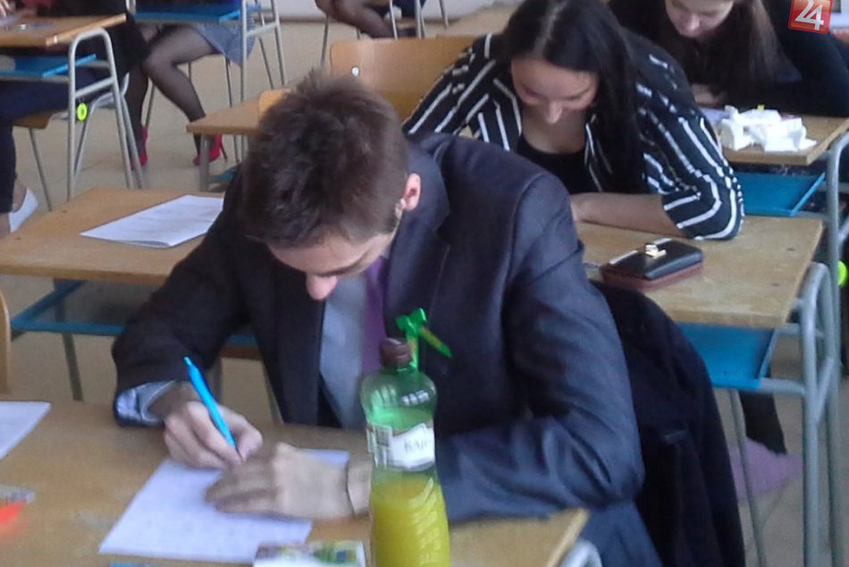 Takto vyzerala skúška dospelosti na Obchodnej akadémii v Hlohovci