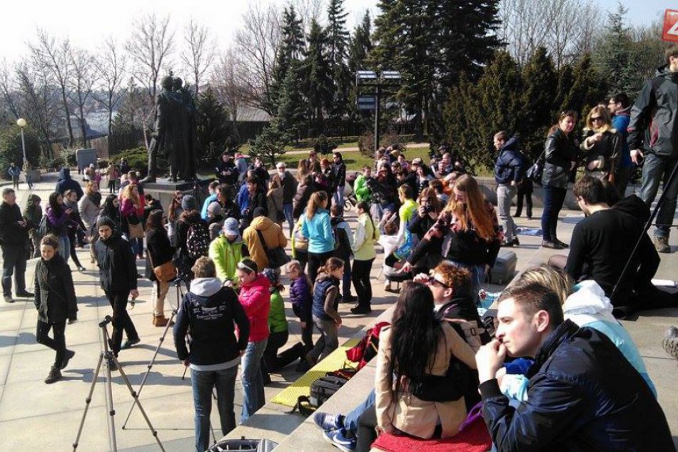 Sledovanie zatmenia Slnka na Slavíne