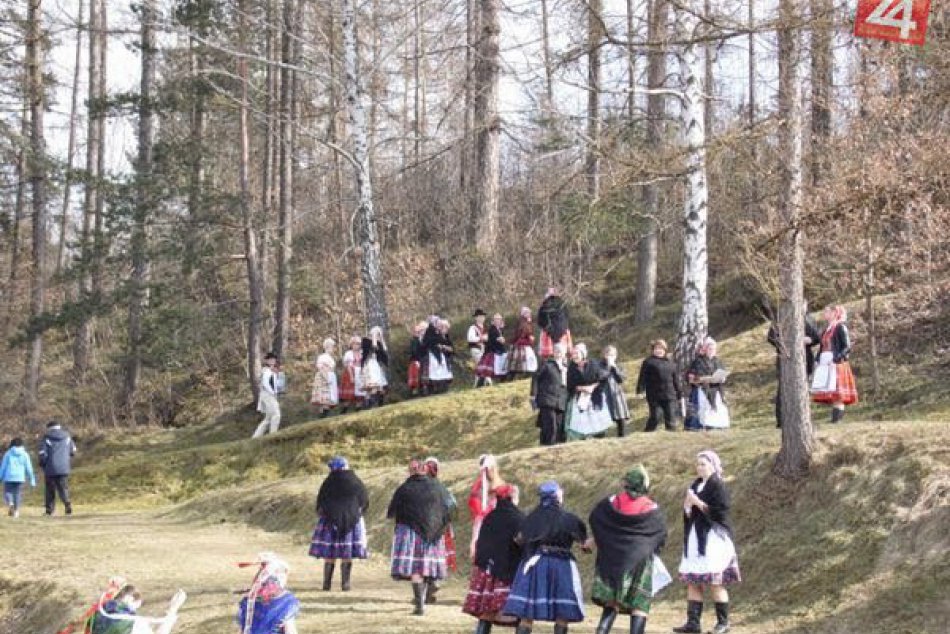 Vo Vlachove vítali jar spevom