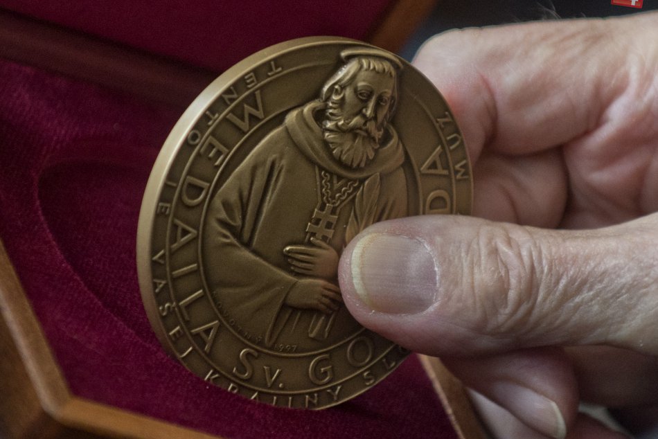 Za svoje zásluhy dostala ocenenie rovno od ministra