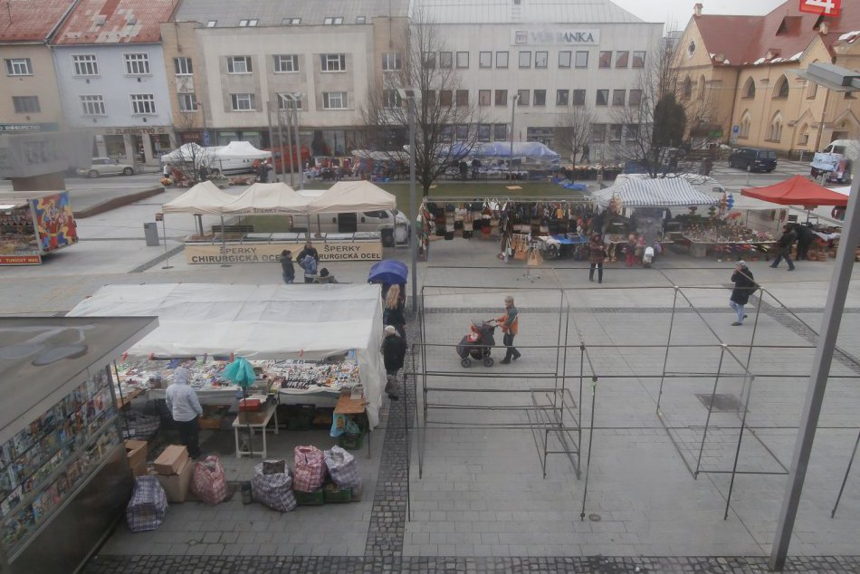 Veľkonočné trhy vo Zvolene: Ľudí je pramálo