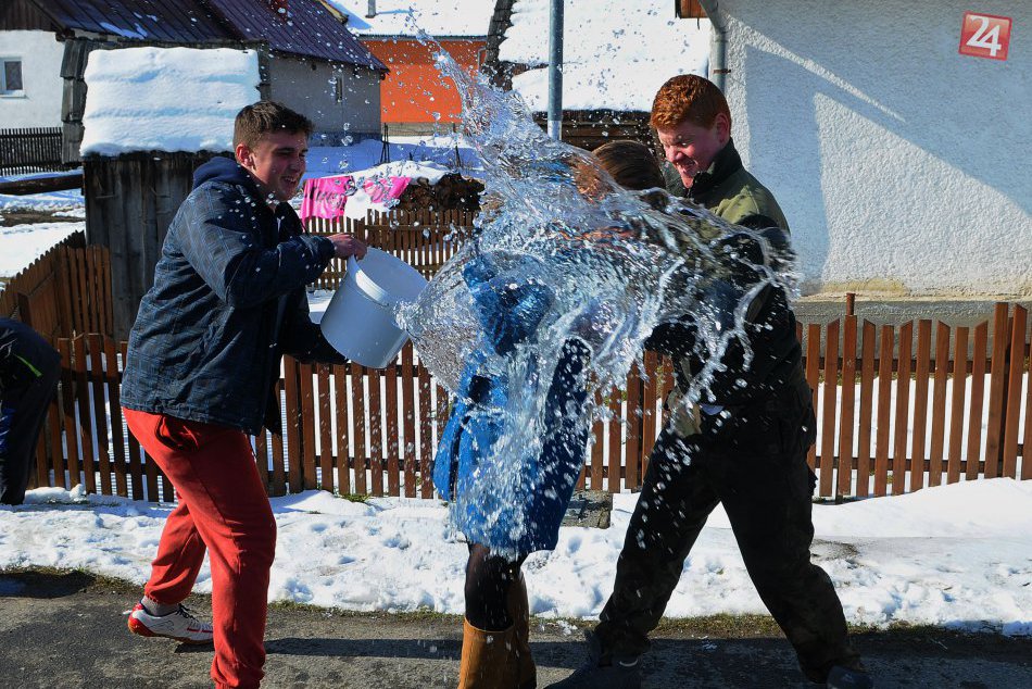 Oblievačka pod Tatrami: Takáto spŕška sa ušla dievčatám v Liptovskej Tepličke