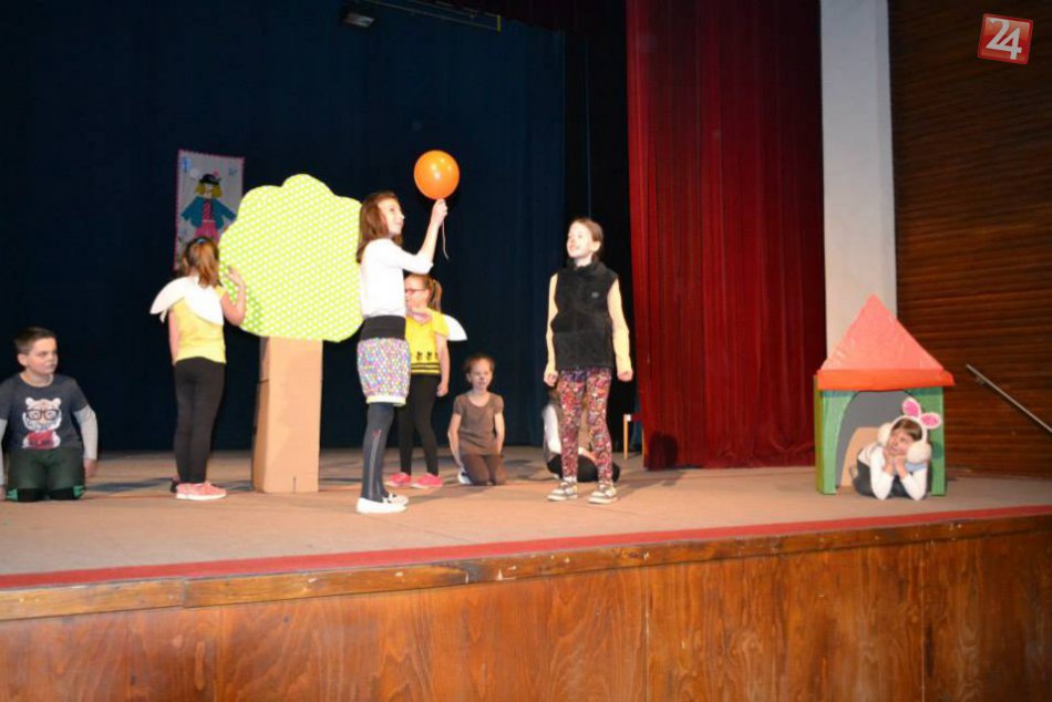 Zocháči sa predviedli v netradičnej úlohe: Zo žiakov sa stali herci