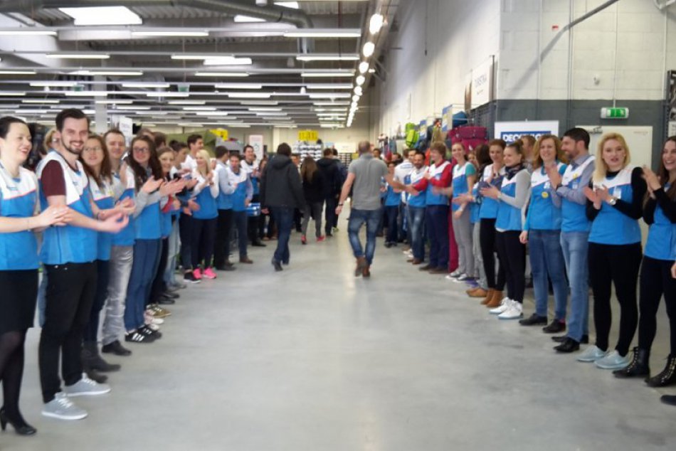 Otvorenie športového obchodu siete Decathlon