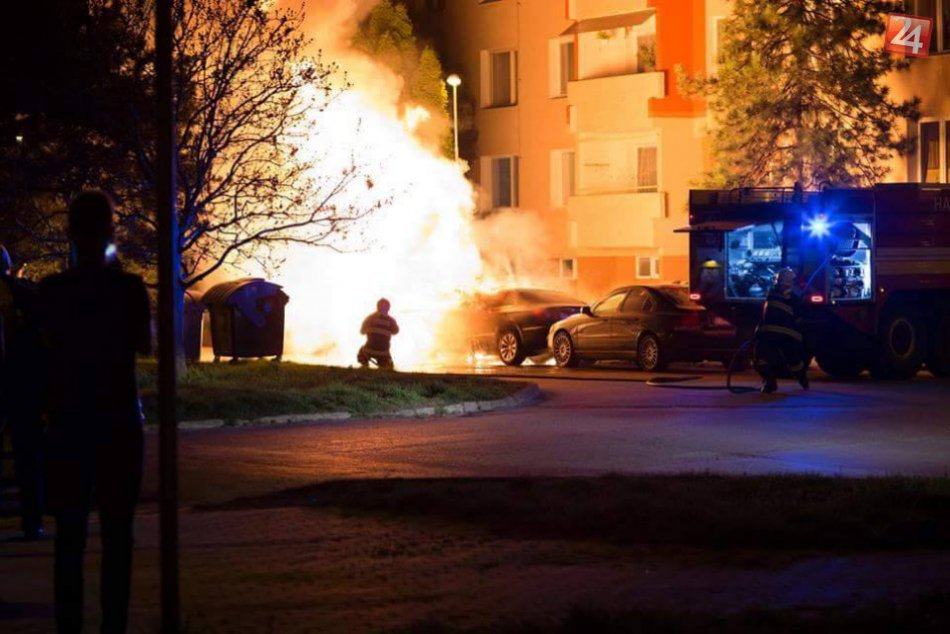 Zásah hasičov na Vajanského ulici: FOTO z miesta i zo zásahu!
