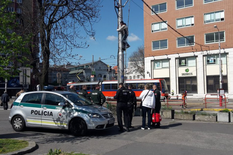 Záchranná akcia na Kamennom námestí