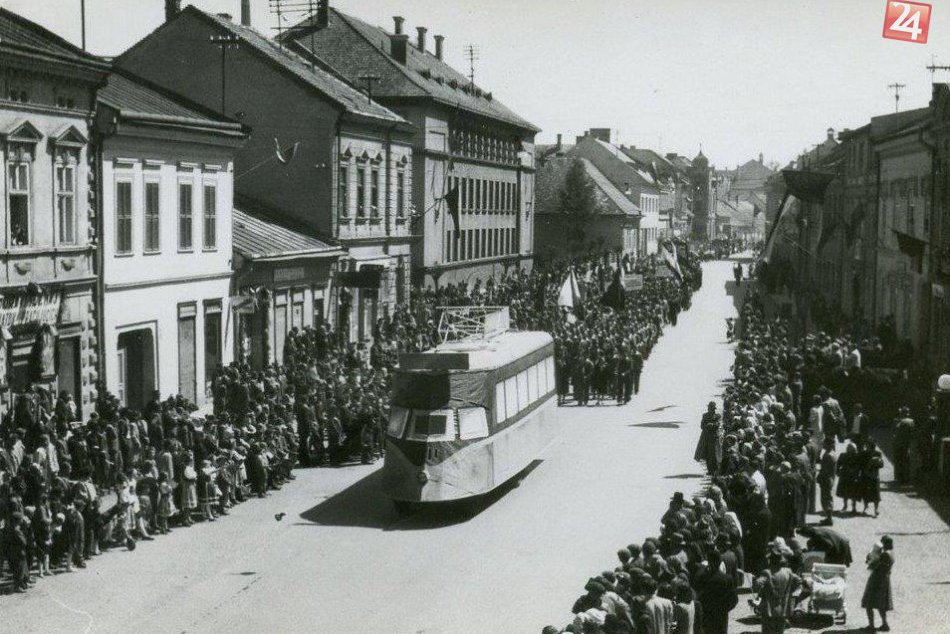 Oslavy 1. mája: Dobové fotografie z Múzea J. Kráľa dokumentujú časy socializmu
