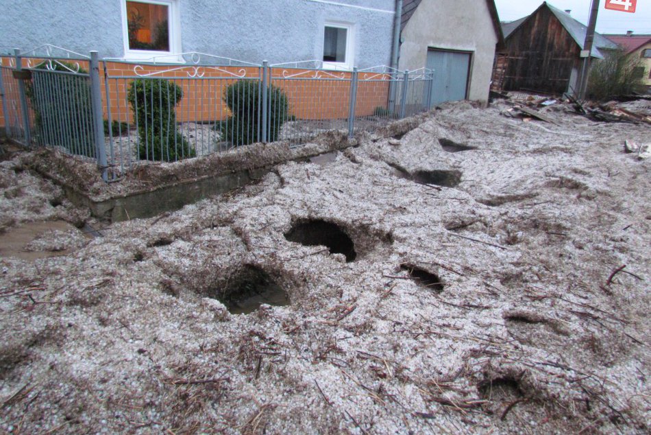 Divoké počasie zachytené v obrazoch: Toto dokázala narobiť búrka!