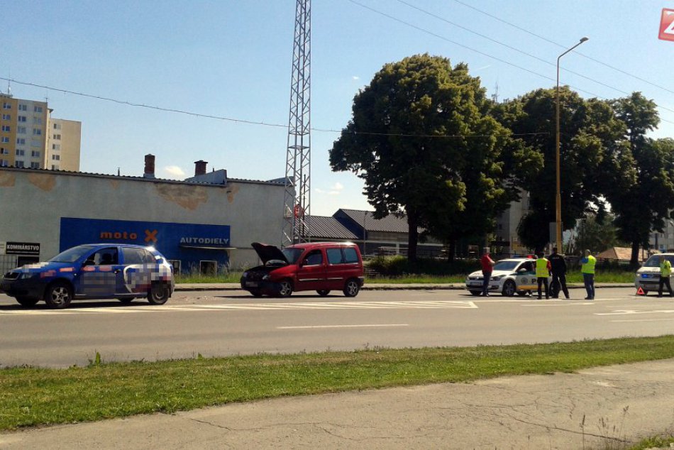 Rušné popoludnie na Ševčenkovej: Takto dopadla zrážka troch áut