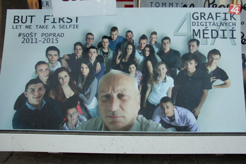 Maturanti a ich originálne tablá v centre Popradu