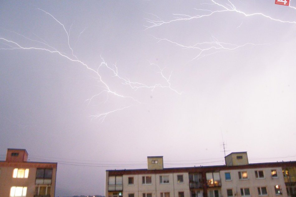 Blesky ako vlásočnice žíl nad našimi hlavami