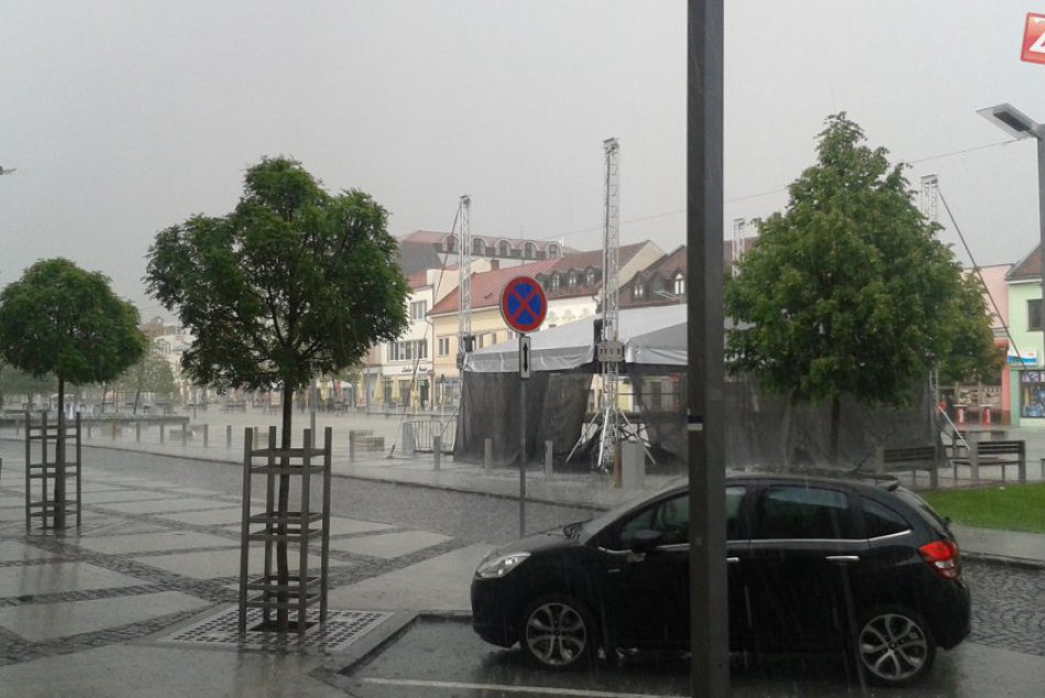 Zvolenom sa prehnala poriadna búrková smršť