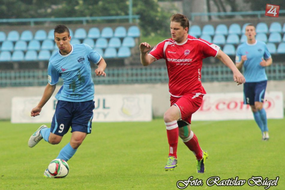 Futbalisti na domácom trávniku víťazne: Petráš v daždi ozbíjal Bardejov