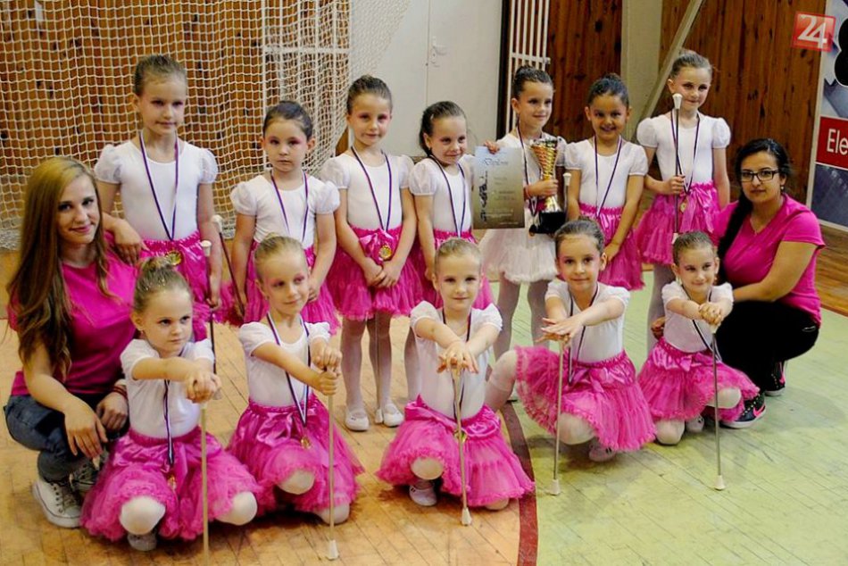 Striebro pre nitrianske mažoretky: Darilo sa im na súťaži v Galente