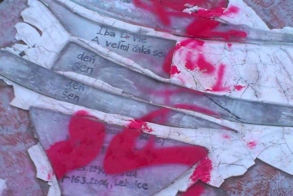 Sprejeri vyčíňali v literárnom parku