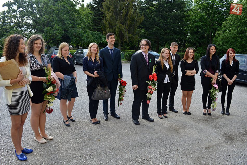 Maturanti z Rožňavy obrazom