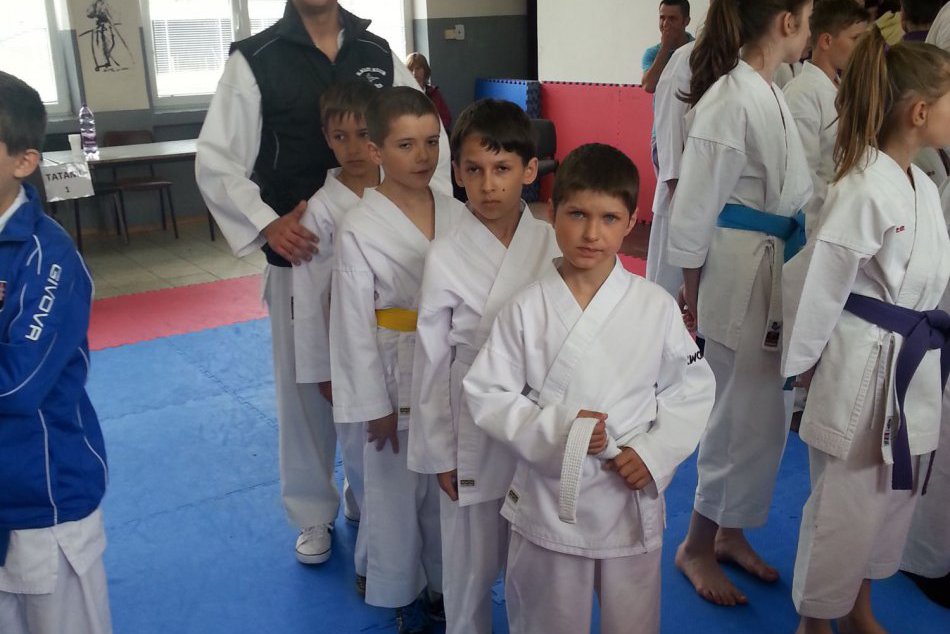 Mladí karatisti z Revúcej sa predviedli v skvelej forme