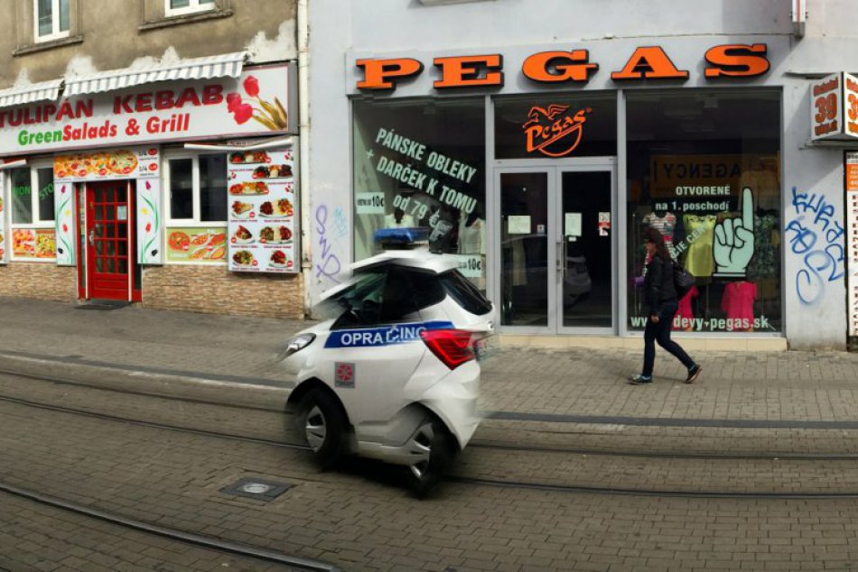 Bizarné fotografie: Vyčíňajú v Bratislave duchovia alebo je to len optický klam
