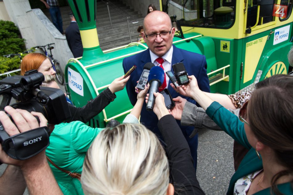 Novinárska káva s primátorom