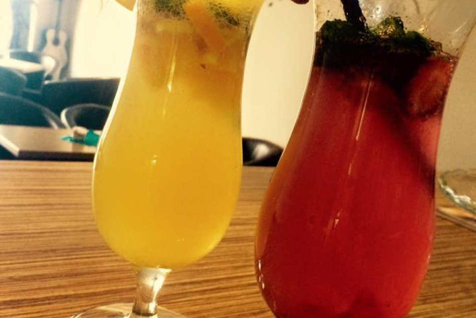 Od mikrofónu ku káve: Speváčka Lenka (21) odišla z kapely, aby si v Nitre splnil