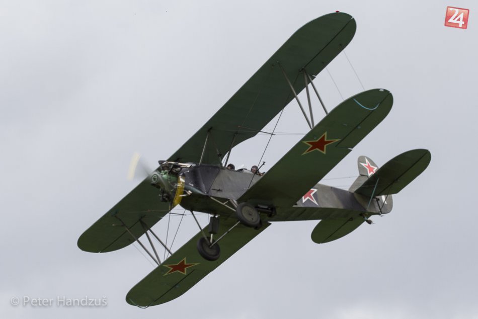 Aero - Moto Víkend 2015 obrazom: Zoltán Veres a Retro Sky team + kluby vojenskej
