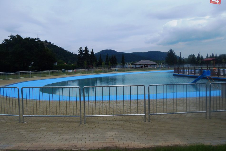 Vynovené kúpalisko zívalo prázdnotou