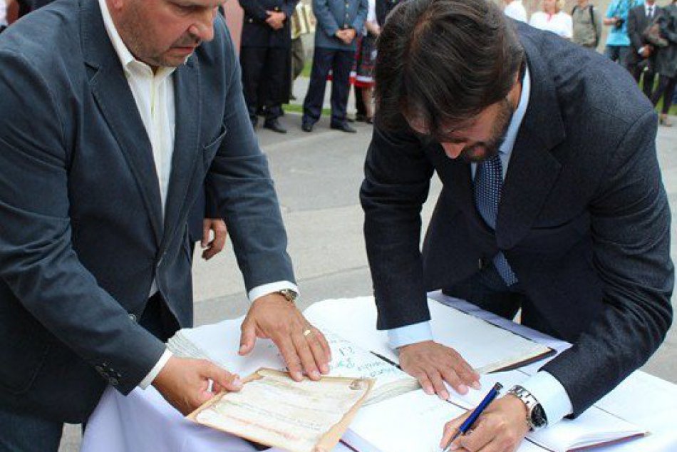 Dobrovoľní hasiči z Brodna dostali nové auto