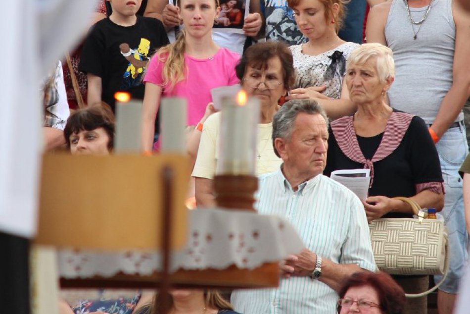 Na Dieloch sa stretli veriaci: Pripomenuli si 20.výročie príchodu Jána Pavla II.