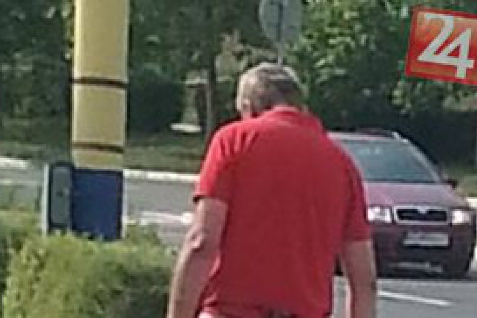 FOTO: Košičan, ktorý zaujal okoloidúcich svojím outfitom