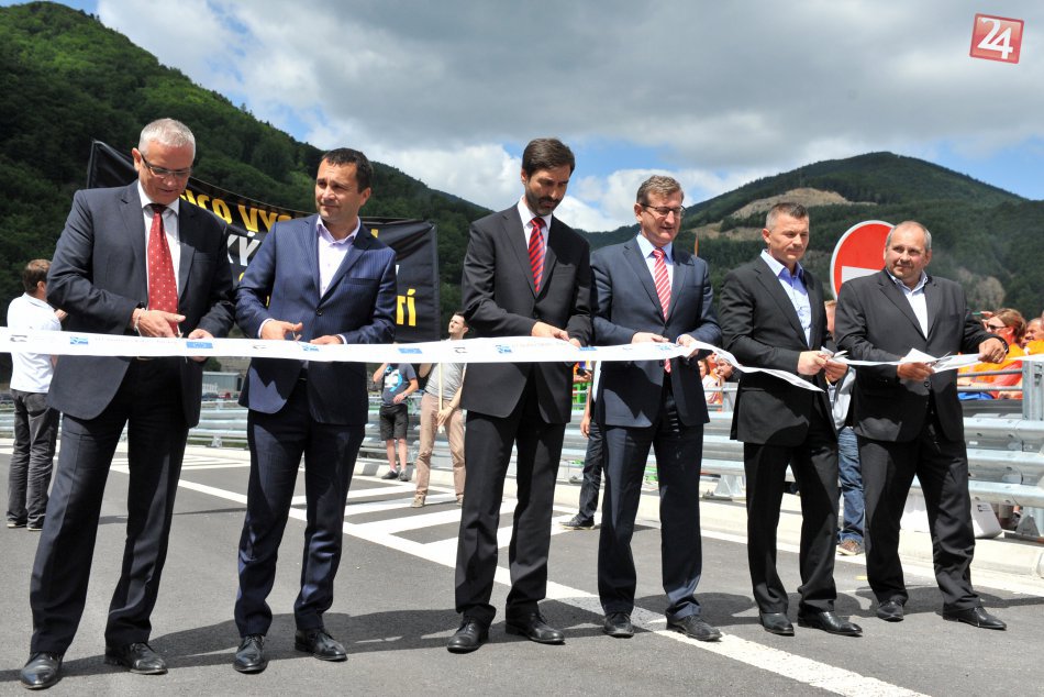 Otvorili D1 Dubná Skala - Turany