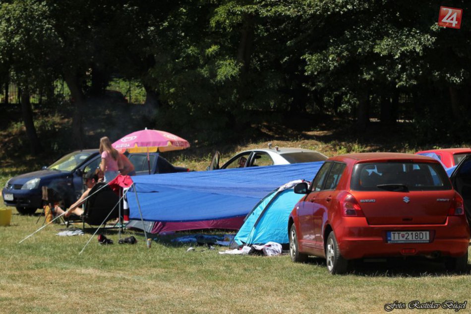 Zapísali sa do slovenskej Knihy rekordov: V Mojmírovciach hrali hokejbal