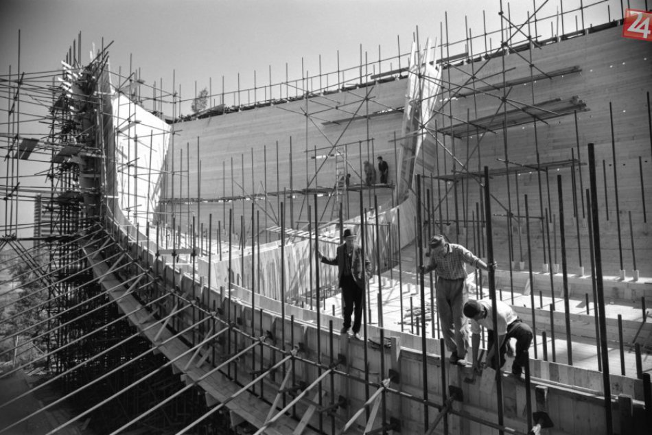 Dobové FOTO: Pamätník SNP