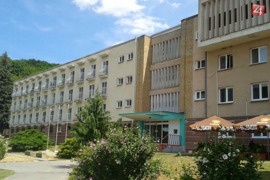 Nemocnica na Zobore si uctila dlhoročného riaditeľa: Pripomína ho TAKÁTO tabuľa