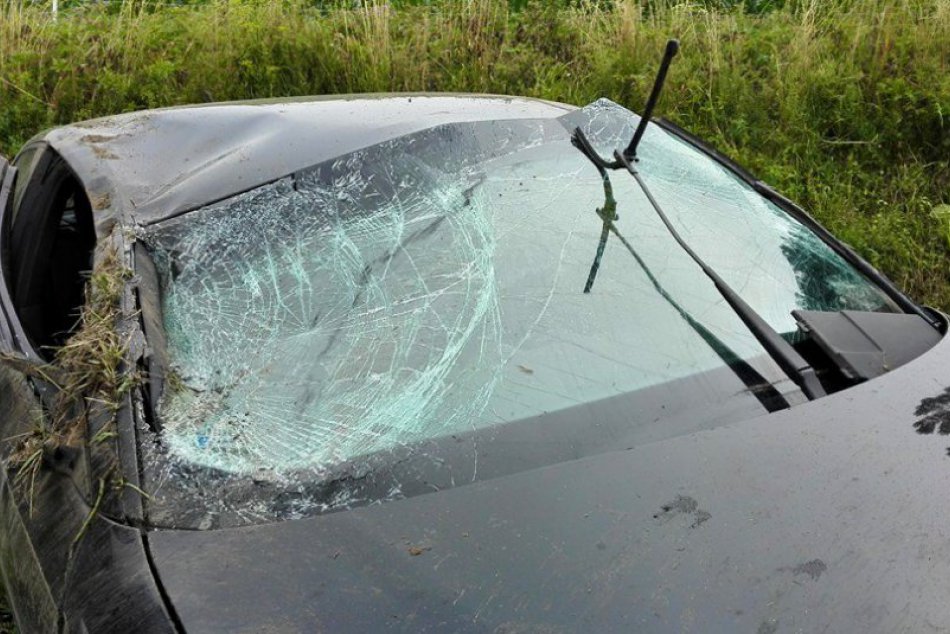 Novovešťan na audine skončil mimo cesty ...