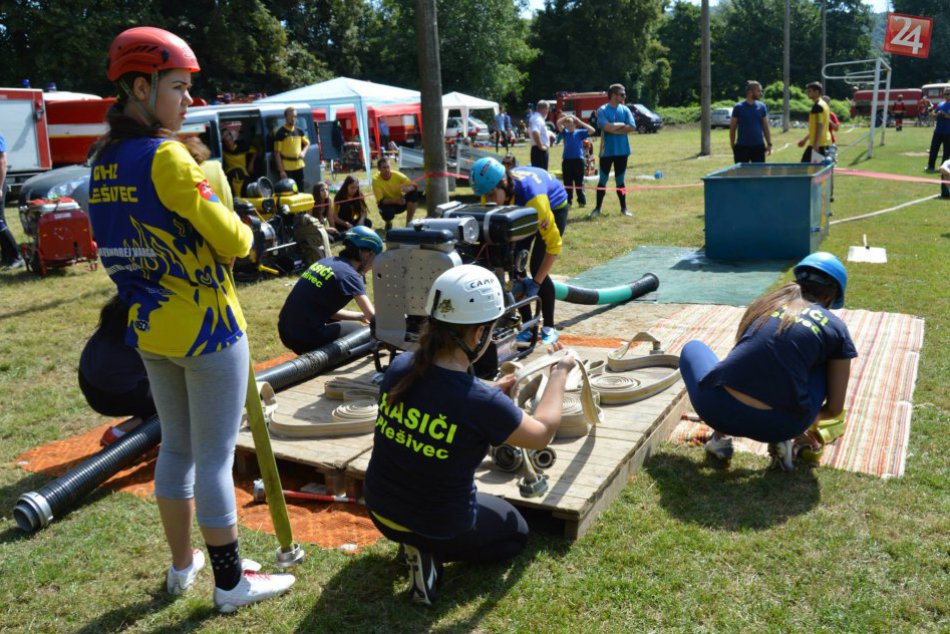 Putovný pohár si vysúťažili v Plešivci dobrovoľný hasiči zo Slavošoviec