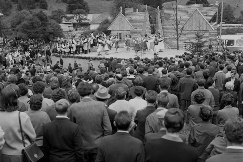 Galéria: Jánošíkové dni na archívnych záberoch