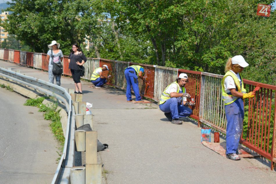 Ľudia vyhŕňajú v Bystrici rukávy a skrášľujú mesto