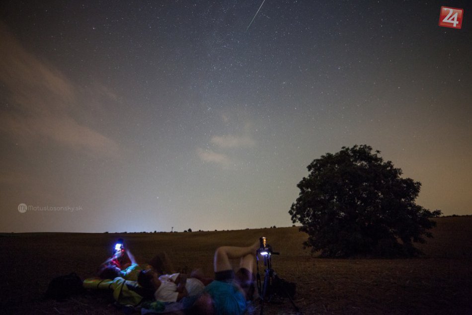 Perzeidy nad Hlohovcom prostredníctvom objektívu fotografa Matúša Lošonského