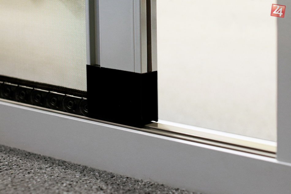 Bezbariérová rolovacia protihmyzová sieť NobaRoll poteší vozíčkarov