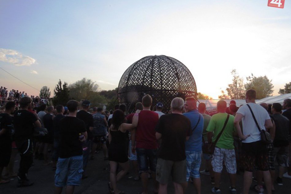 Motorkári v guli smrti